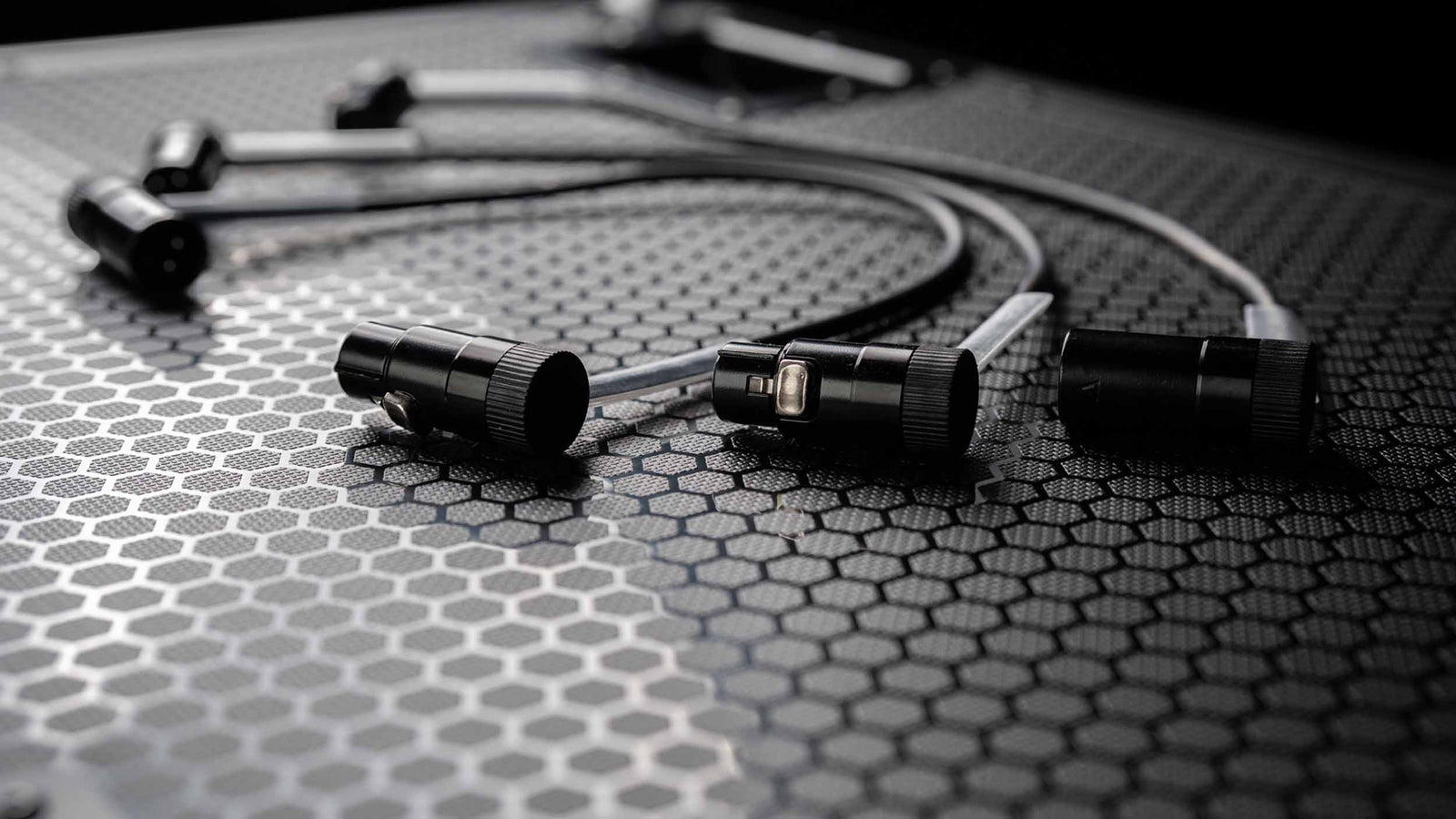 Tour Konnect T-R-MICLP3, 3 Ft Mic Cable with 90 Degree Low Profile Connectors - Adjustable Cable Orientation in Retail Packaging by Tour Konnect