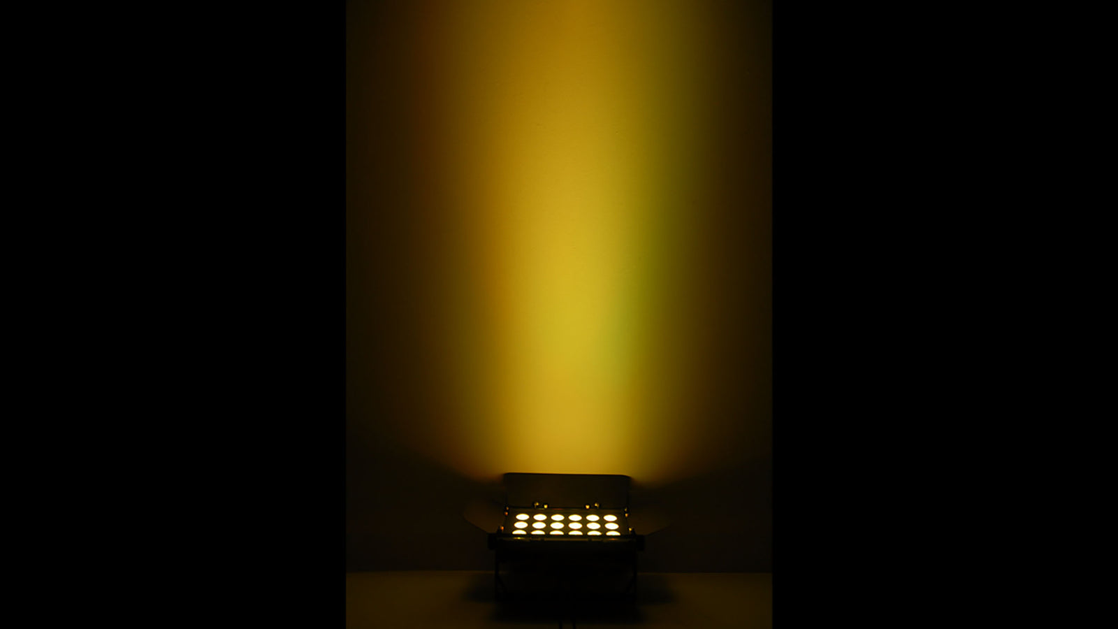 B-Stock: Chauvet DJ SlimBANK H18 ILS Hex-Color LED Wash Light with ILS Compatibility