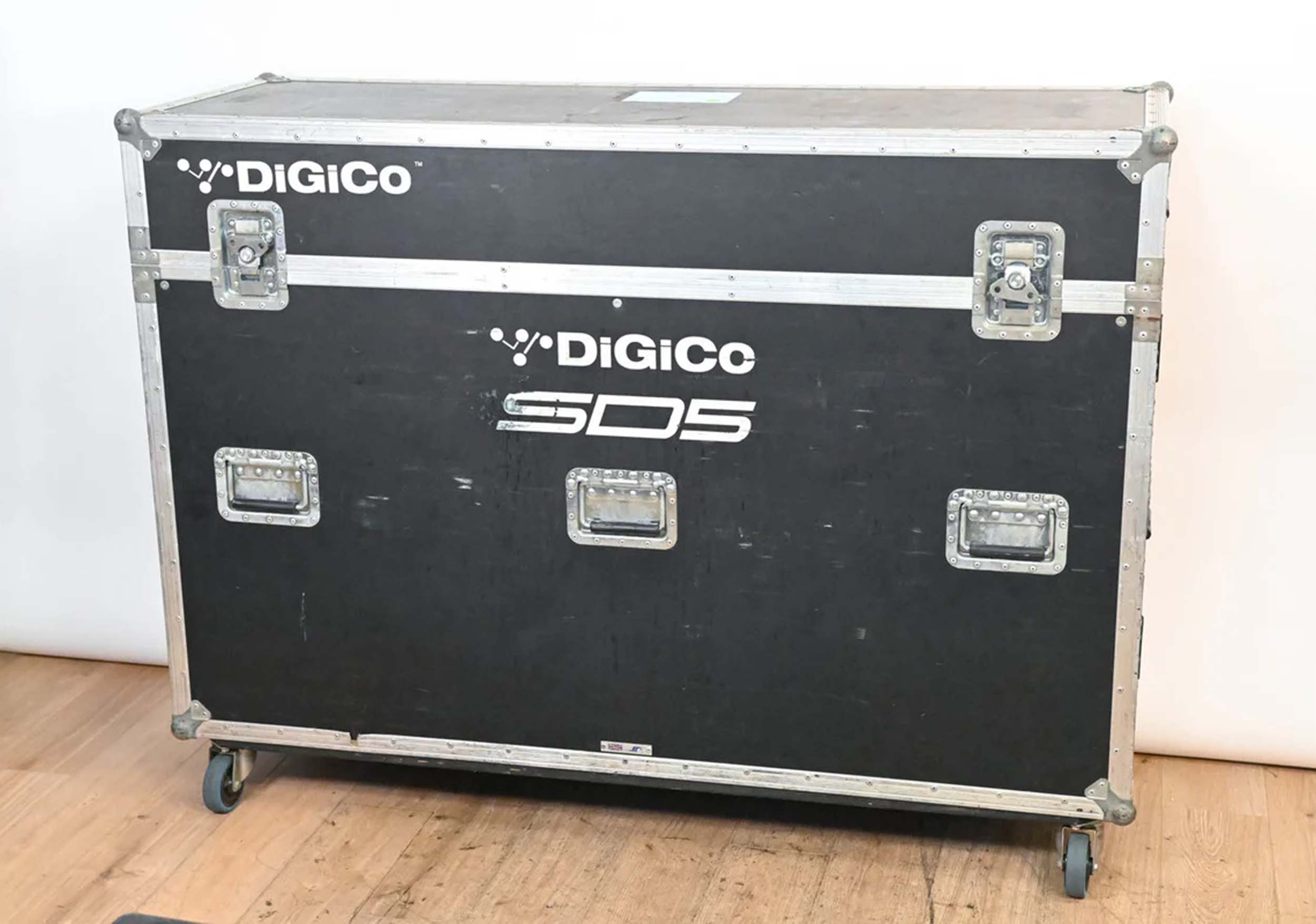 Digico FC-SD5 3 Piece Flight Case with Pullout Keyboard on Casters