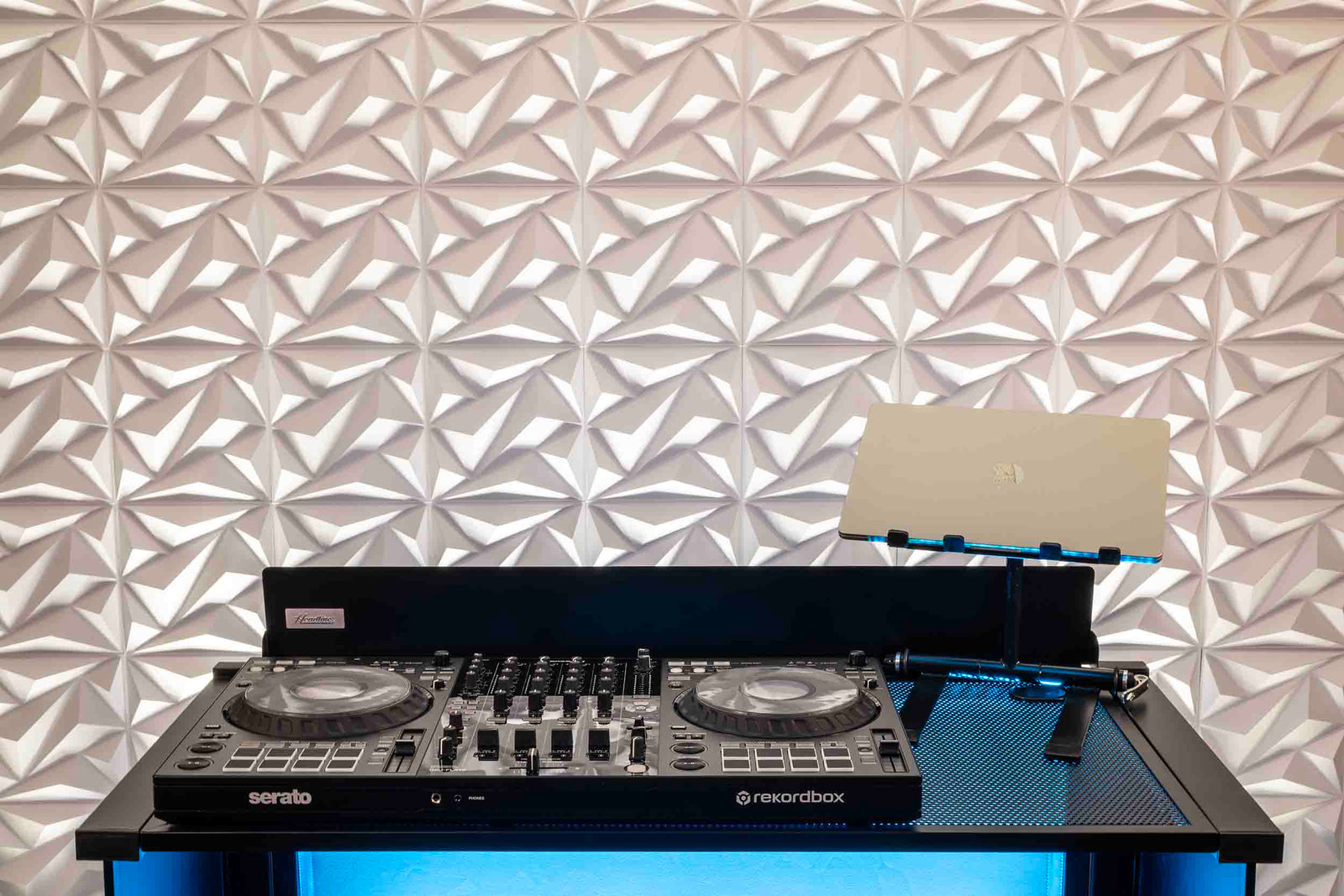 Headliner HL30080 Solana Portable DJ Booth with Carry Bag - Black