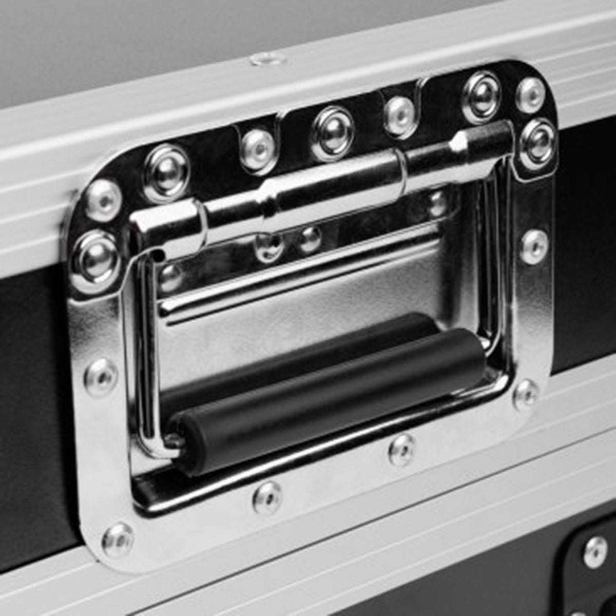 Gator Case GV-TC2713R-TE3113R-HC, Case with Risers and Wheels for 27" to 31" Vertex Pedalboards