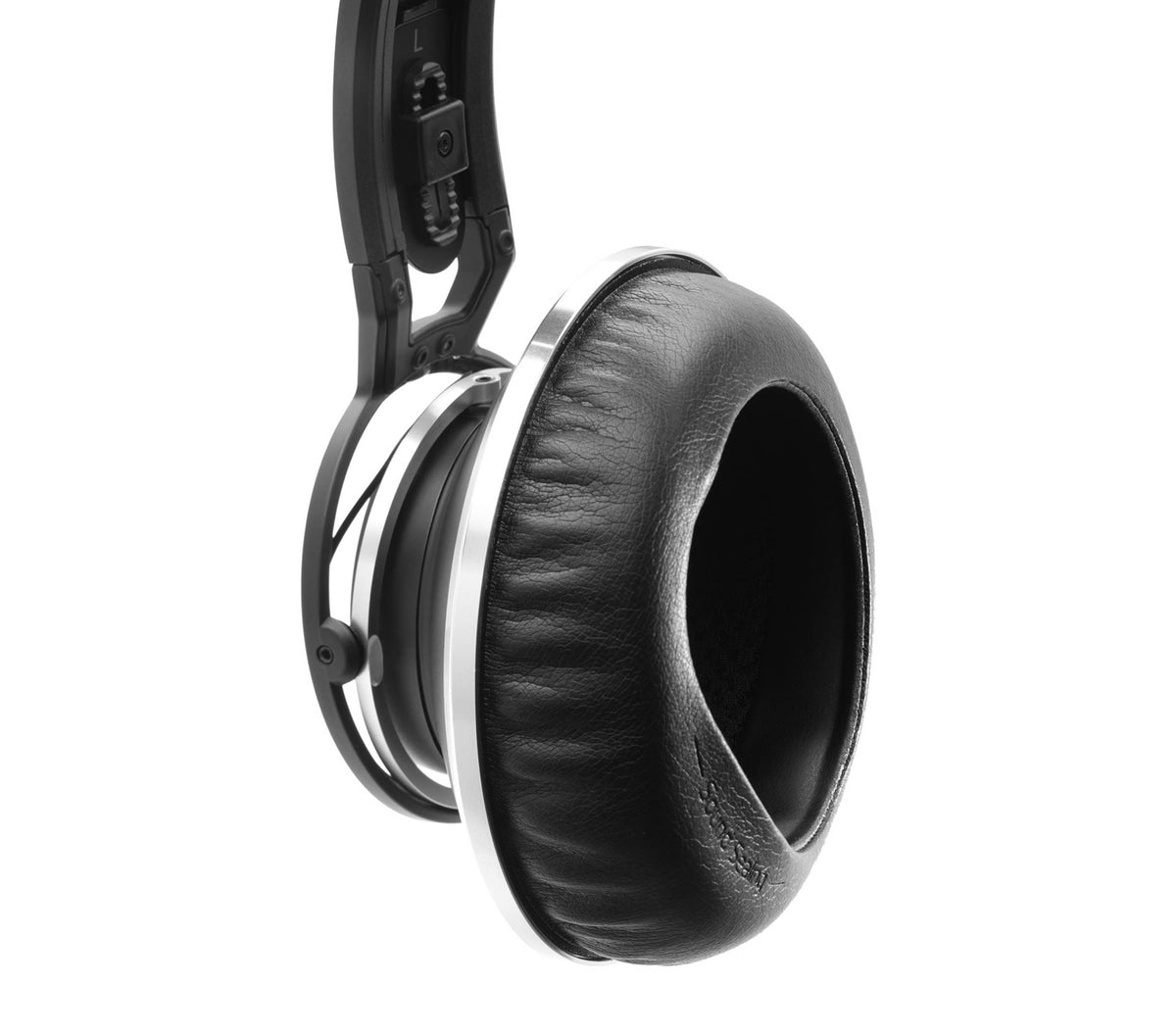 AKG K872 Master Reference Closed-Back Over-Ear Headphones 53mm Drivers with 1.5 Tesla Magnet Systems