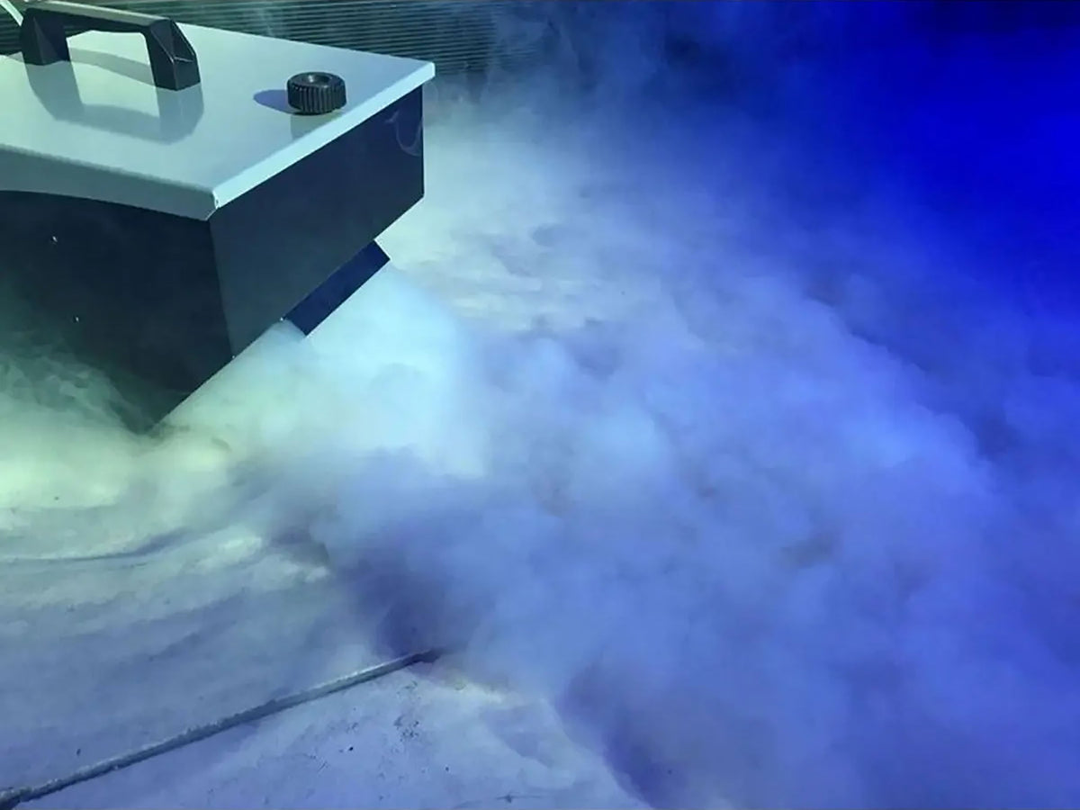 B-Stock : Eliminator Lighting Mister Kool EP, 700-Watt Low Lying Fog Machine by Eliminator Lighting