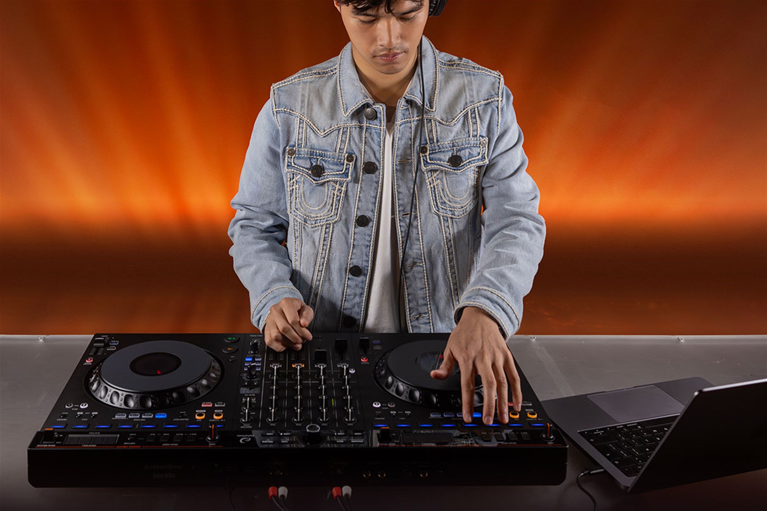 AlphaTheta DDJ-GRV6 4-Channel Performance DJ Controller