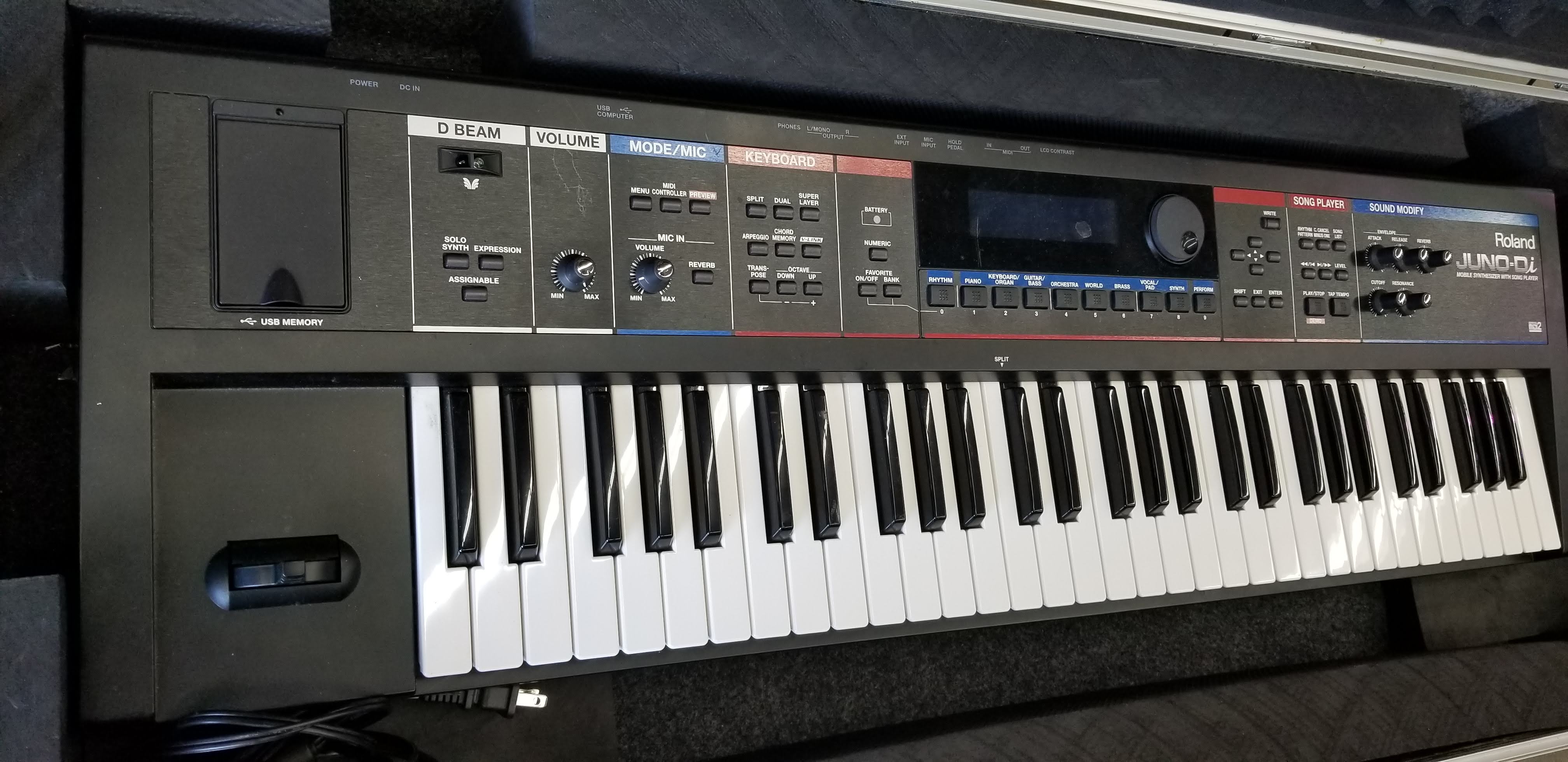 B-Stock: Roland Juno-Di 61 Key Synthesizer - USED/ STORE DEMO UNIT -CASE NOT INCLUDED