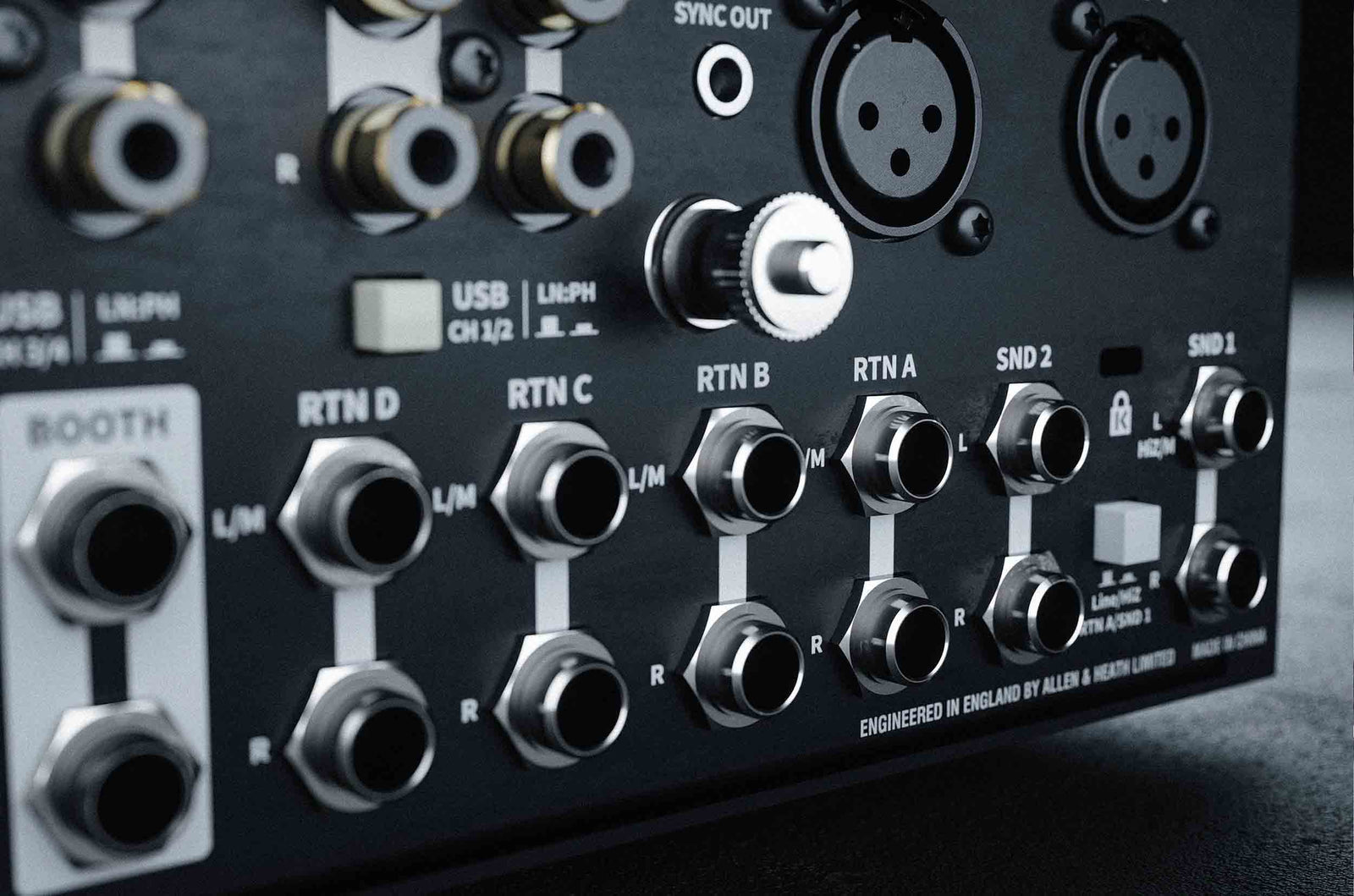 Allen & Heath XONE:96 Analogue DJ Mixer with Audio Interface by ALLEN & HEATH