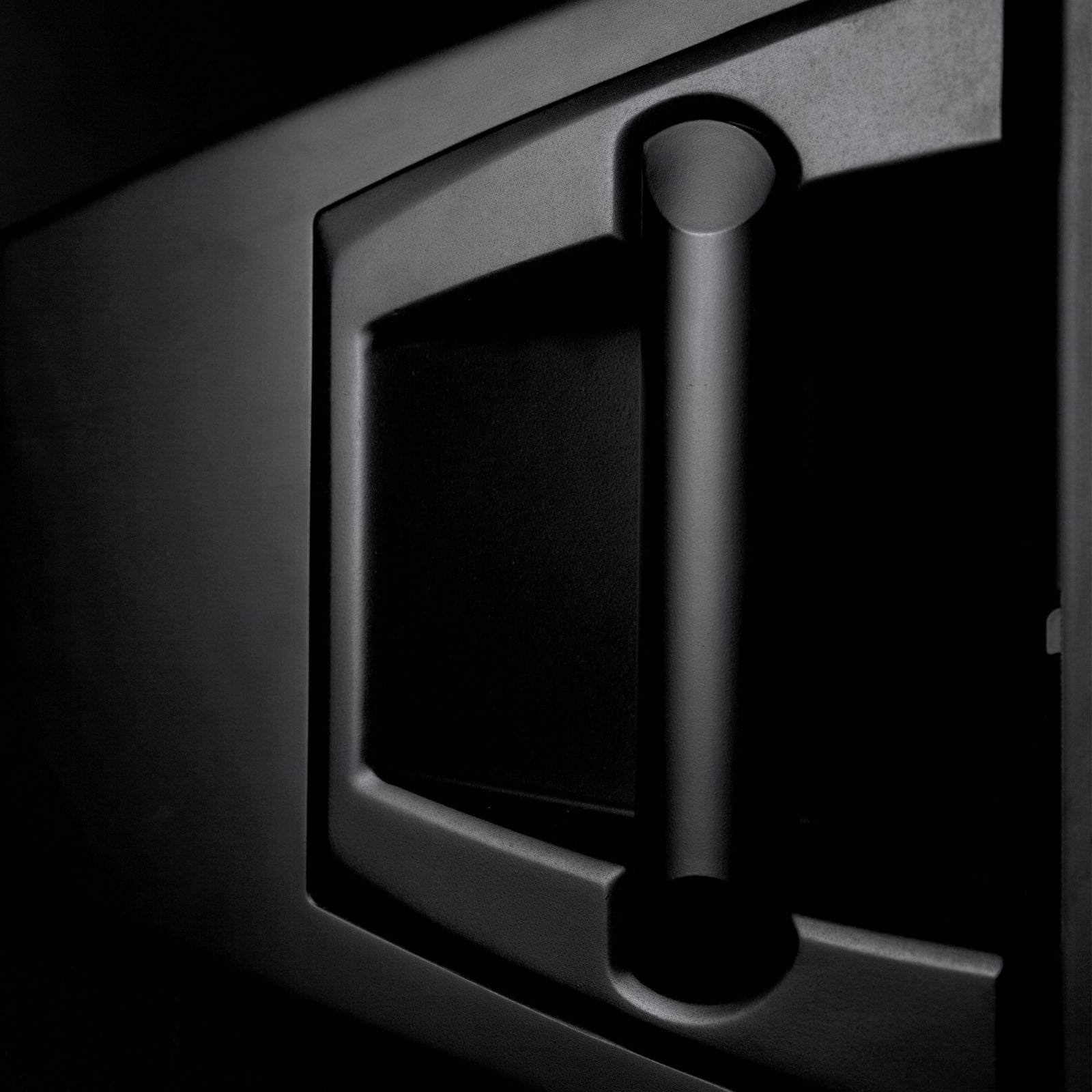 RCF HDL20-A Active Line Array Module, cabinet detail - Hollywood DJ
