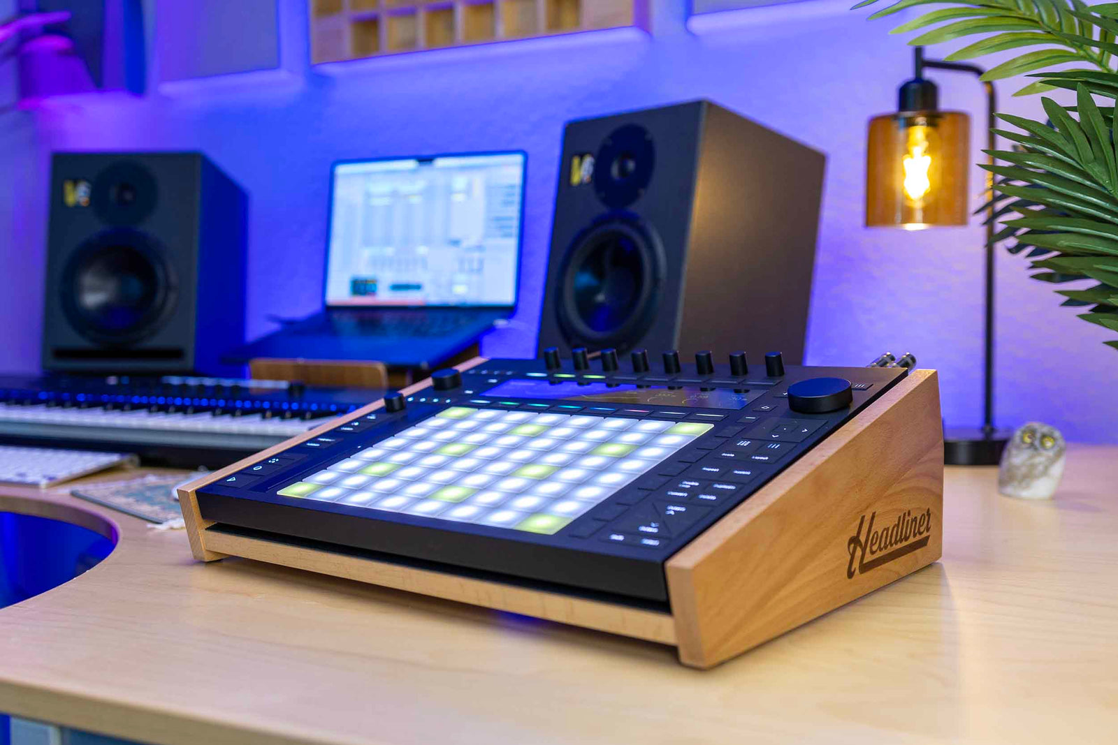 Headliner HL23000, Catalina Stand for Ableton Push 3 and Push 2 by Headliner