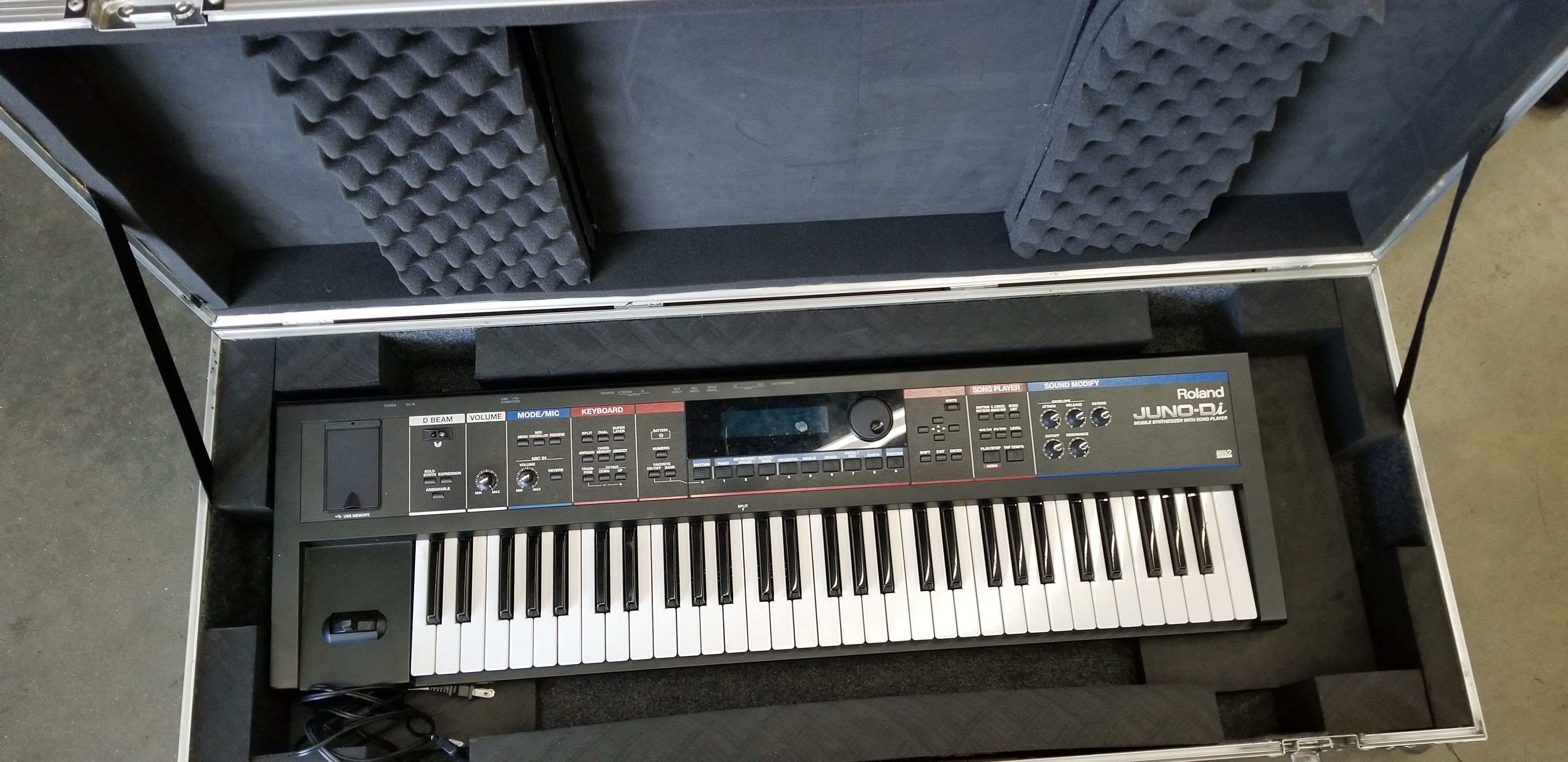 B-Stock: Roland Juno-Di 61 Key Synthesizer - USED/ STORE DEMO UNIT -CASE NOT INCLUDED