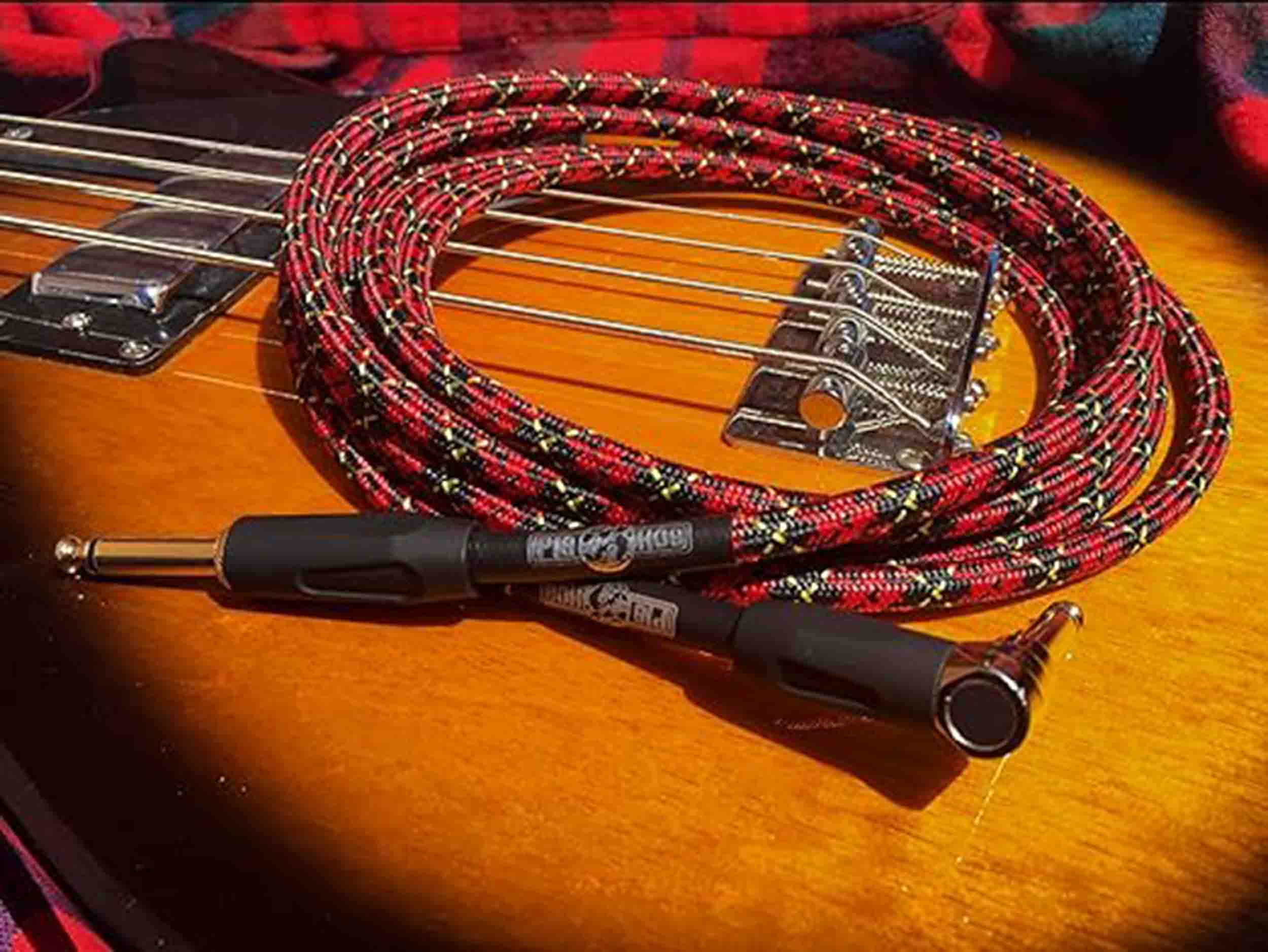 Pig Hog PCH10PLR "Tartan Plaid" Right Angle Instrument Cable - 10ft by PigHog