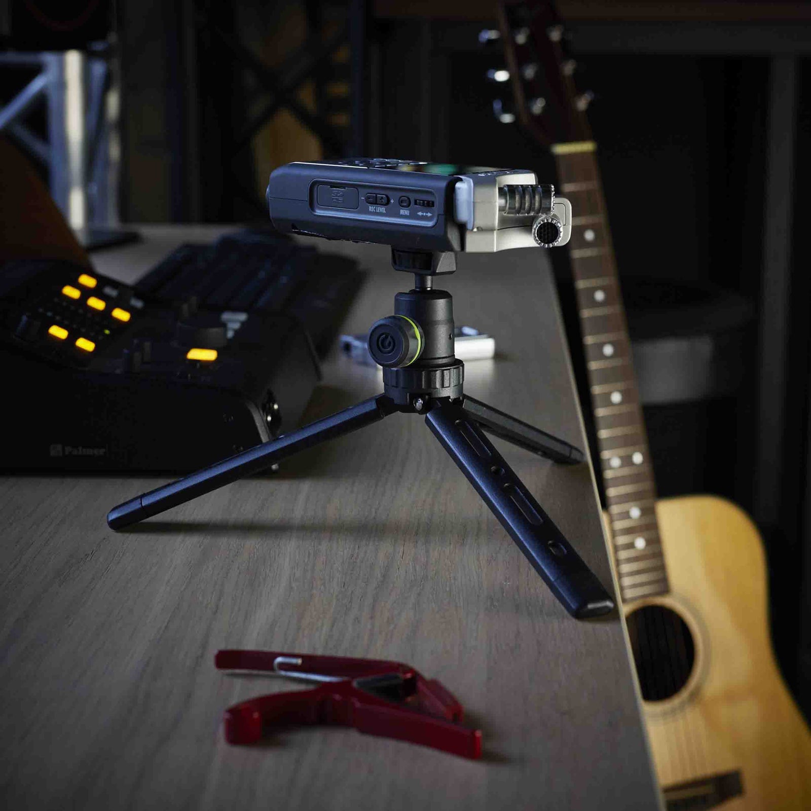 Gravity VS TRIPOD 01 B, Universal Tripod Table Stand by Gravity