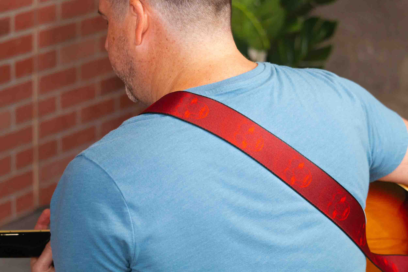 Levy's Leathers MPD2-114 2” Wide Polyester Guitar Strap with Dark Red and Red Scanned Skull Motif - Hollywood DJ