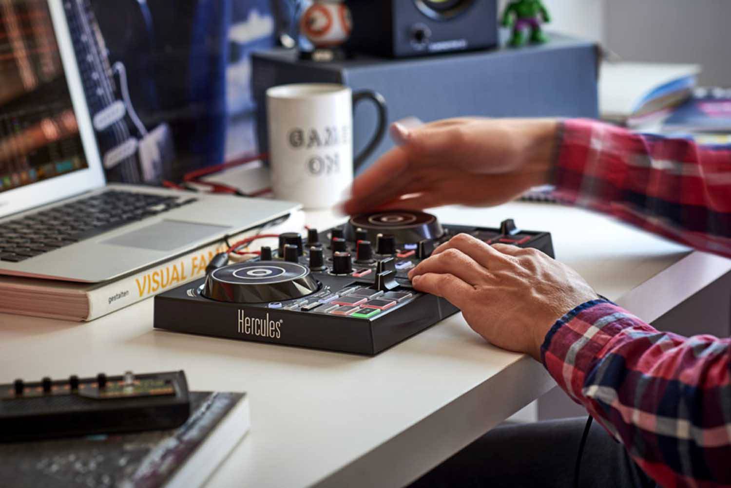 Hercules DJ Control Inpulse 200 With Built-In Audio Interface DJ Controller - Hollywood DJ