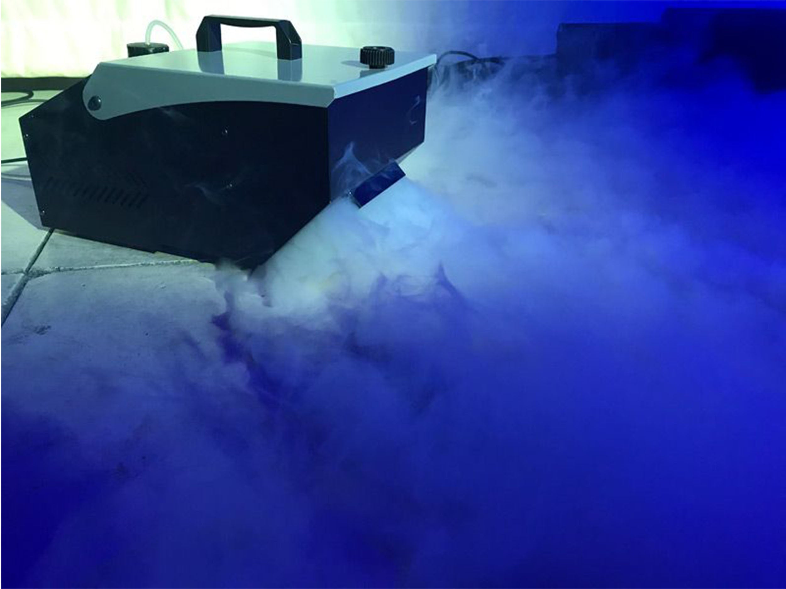 ADJ MISTER KOOL II, Low-Lying Fog Machine with Wired Remote by ADJ