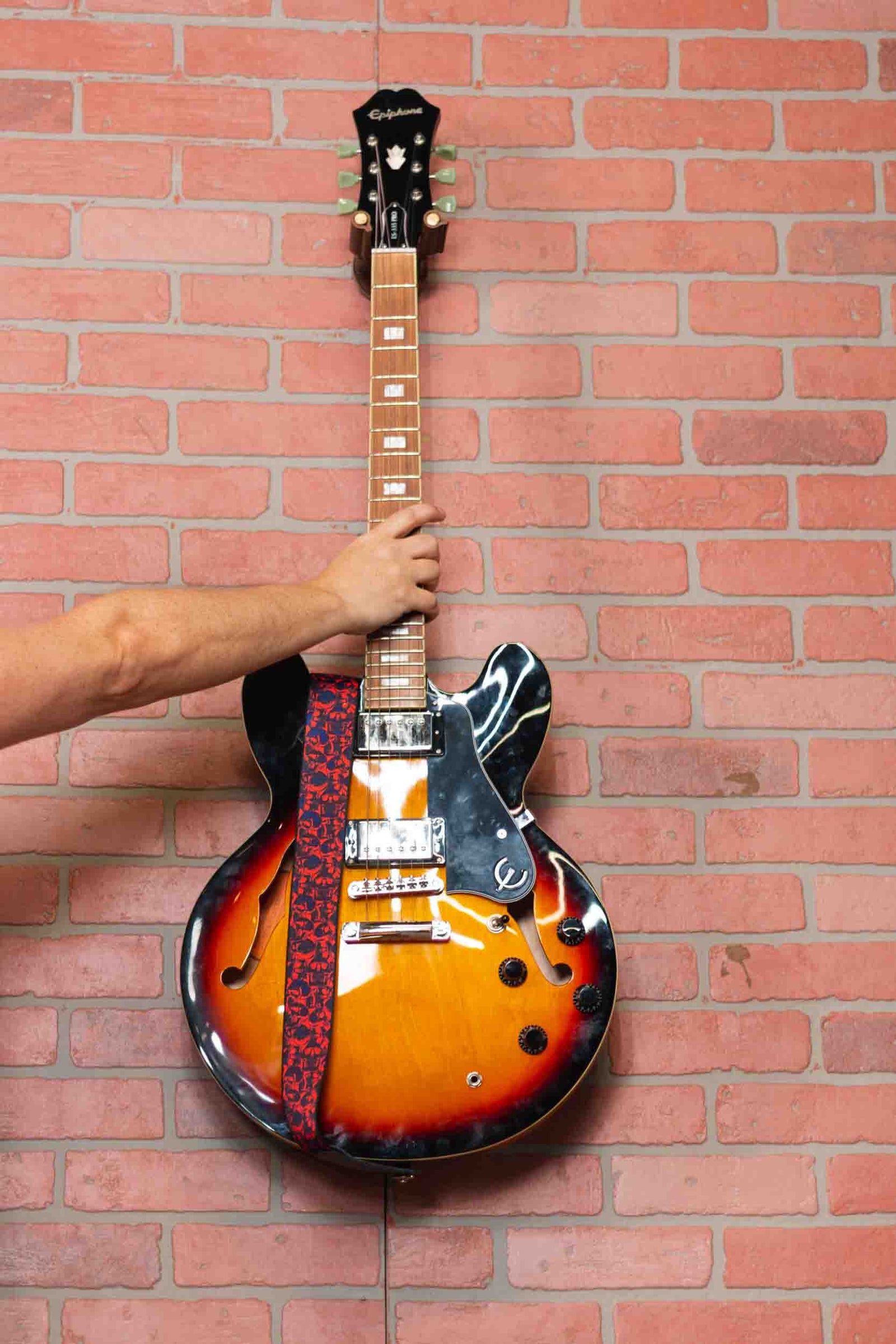 Levy's Leathers MPD2-110 2” Wide Polyester Guitar Strap with Purple and Red Skulls Motif - Hollywood DJ