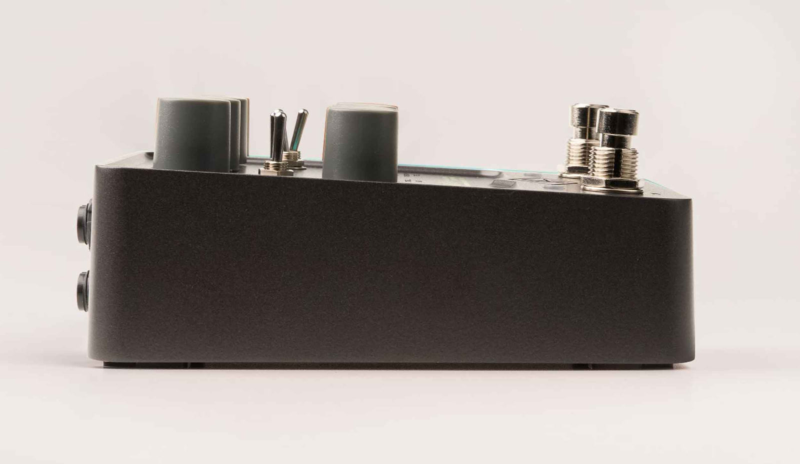 Universal Audio Galaxy 74' Tape Echo and Reverb Pedal - Hollywood DJ