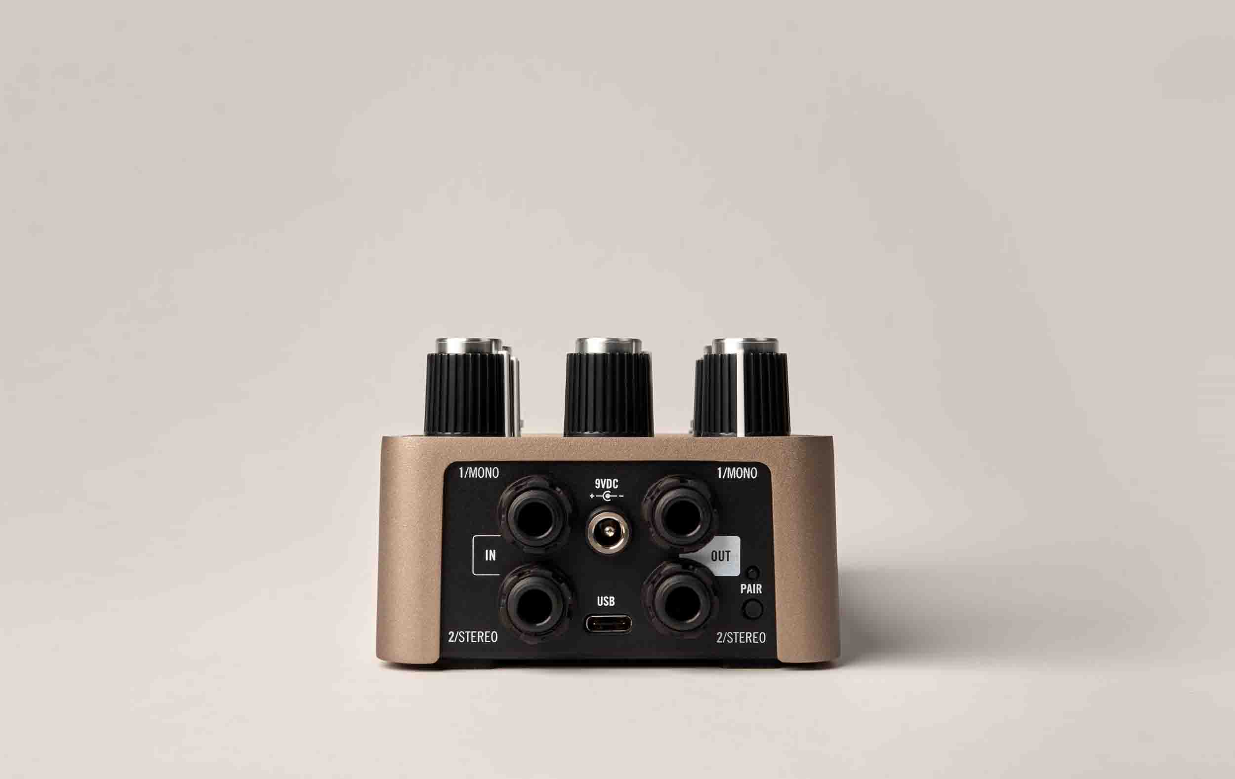 Universal Audio GOLDEN Reverberator Stereo Effects Pedal - Hollywood DJ