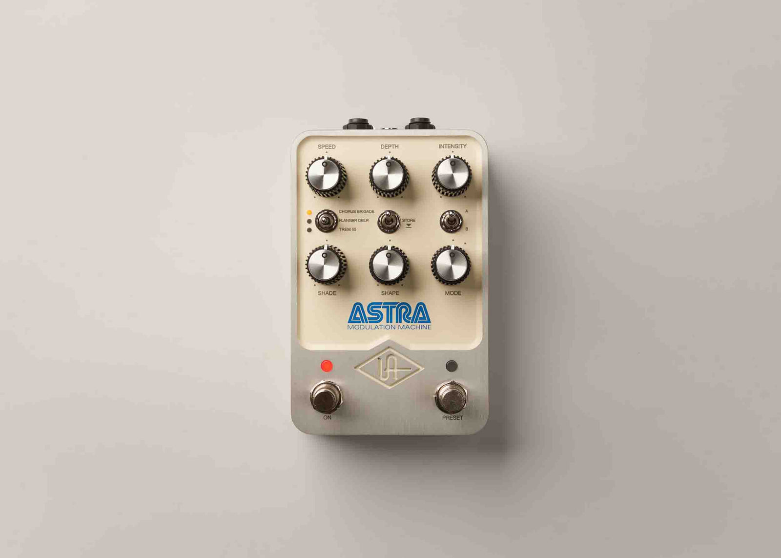 Universal Audio Astra Modulation Machine Pedal - Hollywood DJ