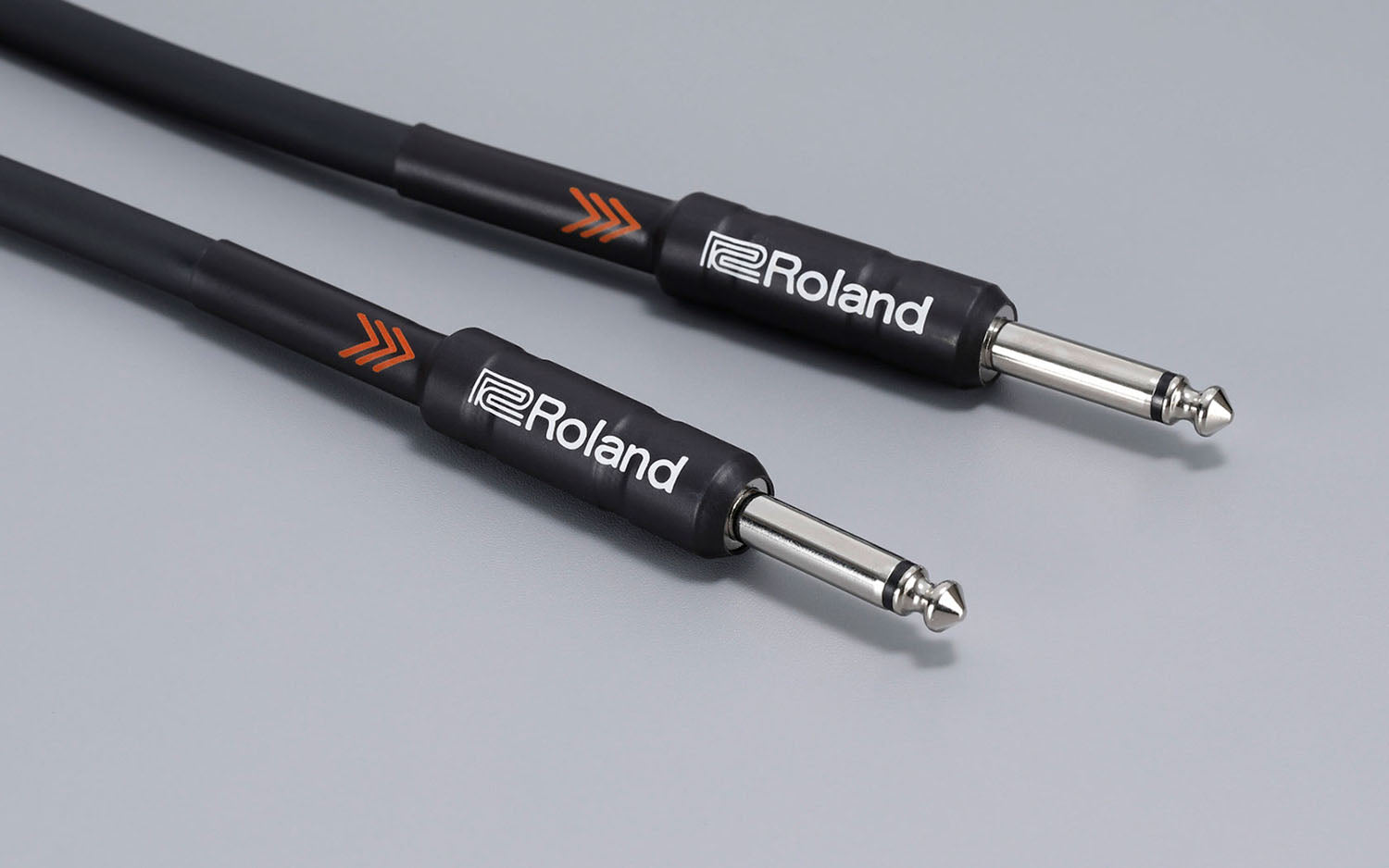 Roland RIC-B5, 5 Feet Long Black Series Instrument Cable, Straight 1/4-inch Connectors - Hollywood DJ