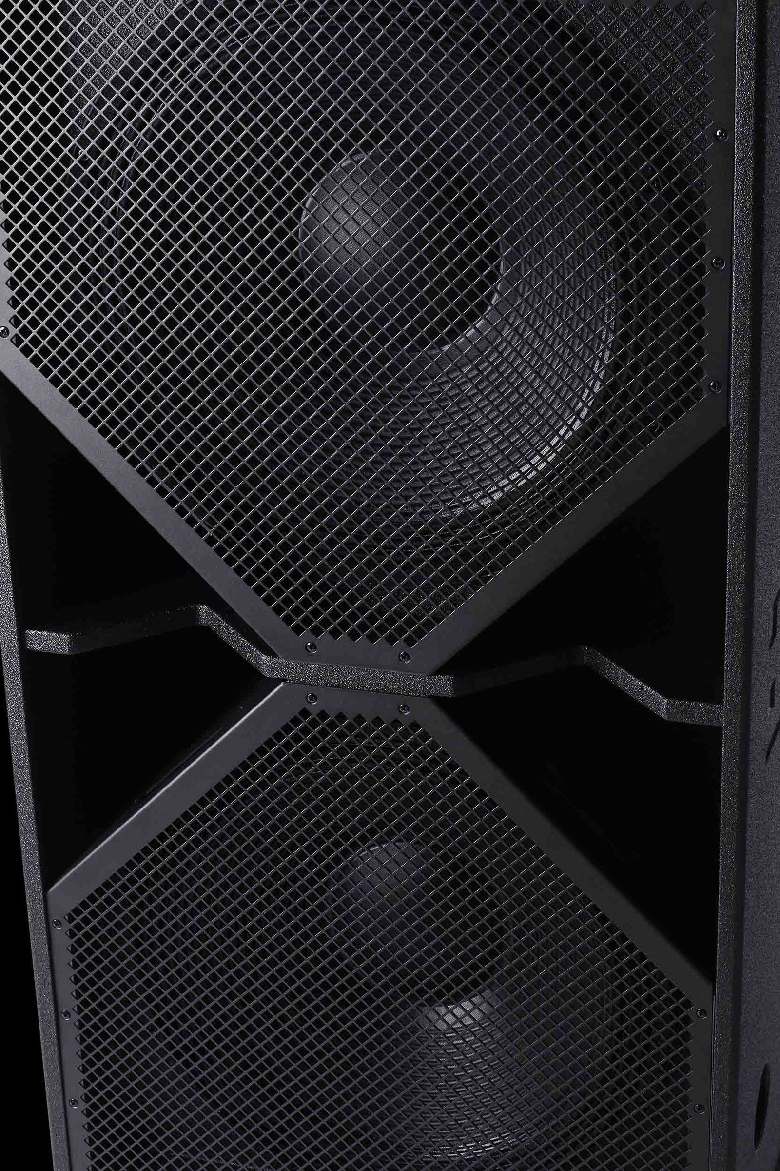 BassBoss BB-ZV28-MK3 Dual 18-Inch Active Subwoofer - Black - Hollywood DJ