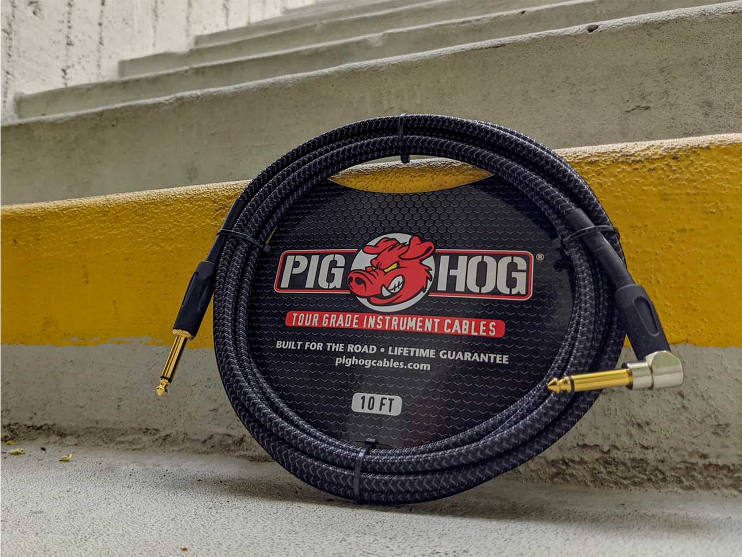 Pig Hog PCH10BKR Vintage-Series Instrument Cable-10-ft Right Angle - Black - Hollywood DJ