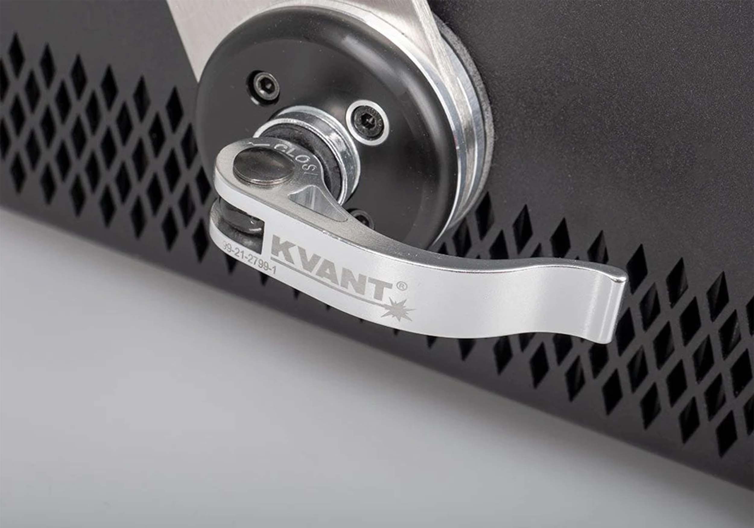 Kvant Lasers Beam Brush 7000, Professional Full-Color RGB Laser Display System - Hollywood DJ