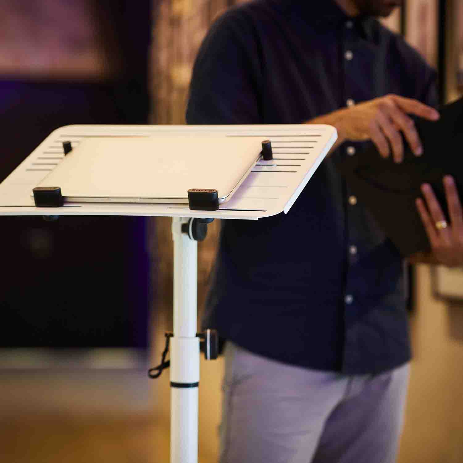 B-Stock: Gravity LTS T 02 W, Universal Laptop Stand with Adjustable Holding Pins and Steel Base - White - Hollywood DJ