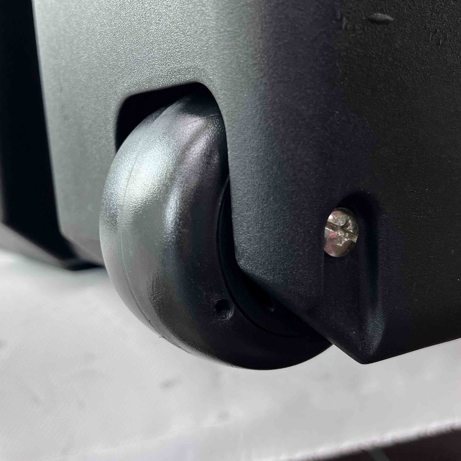 Odyssey VU342911WNF, Bottom Interior Injection-Molded Utility Case with Wheels Odyssey