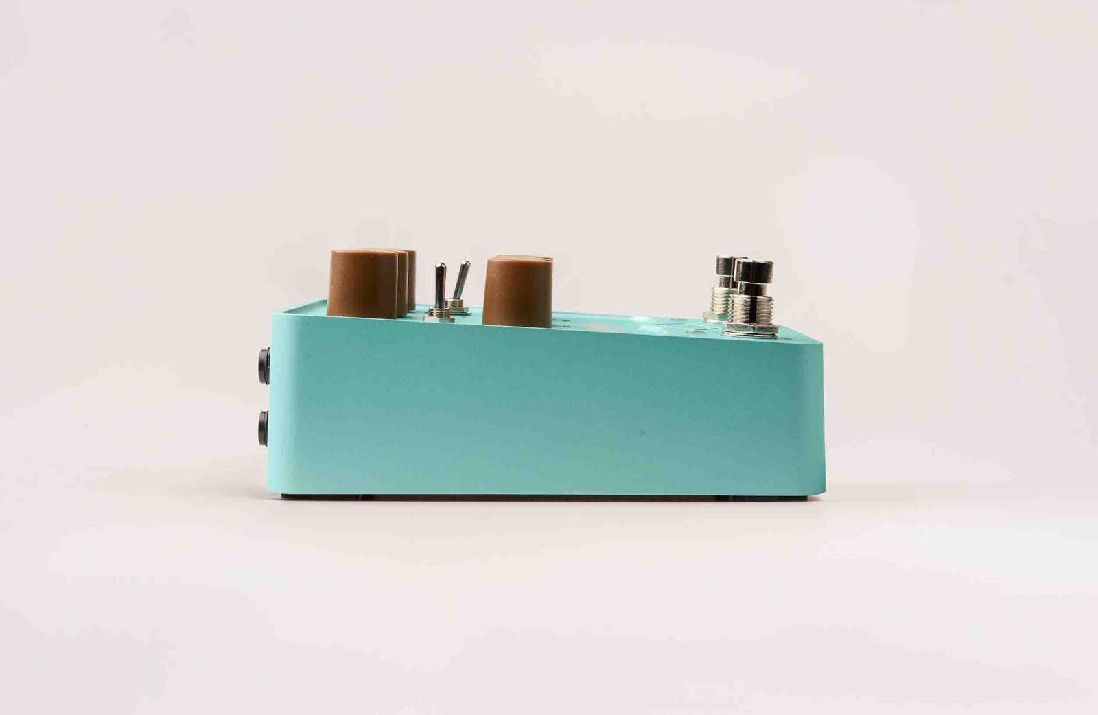 Universal Audio Del-Verb Ambience Companion Reverb and Delay Pedal - Hollywood DJ