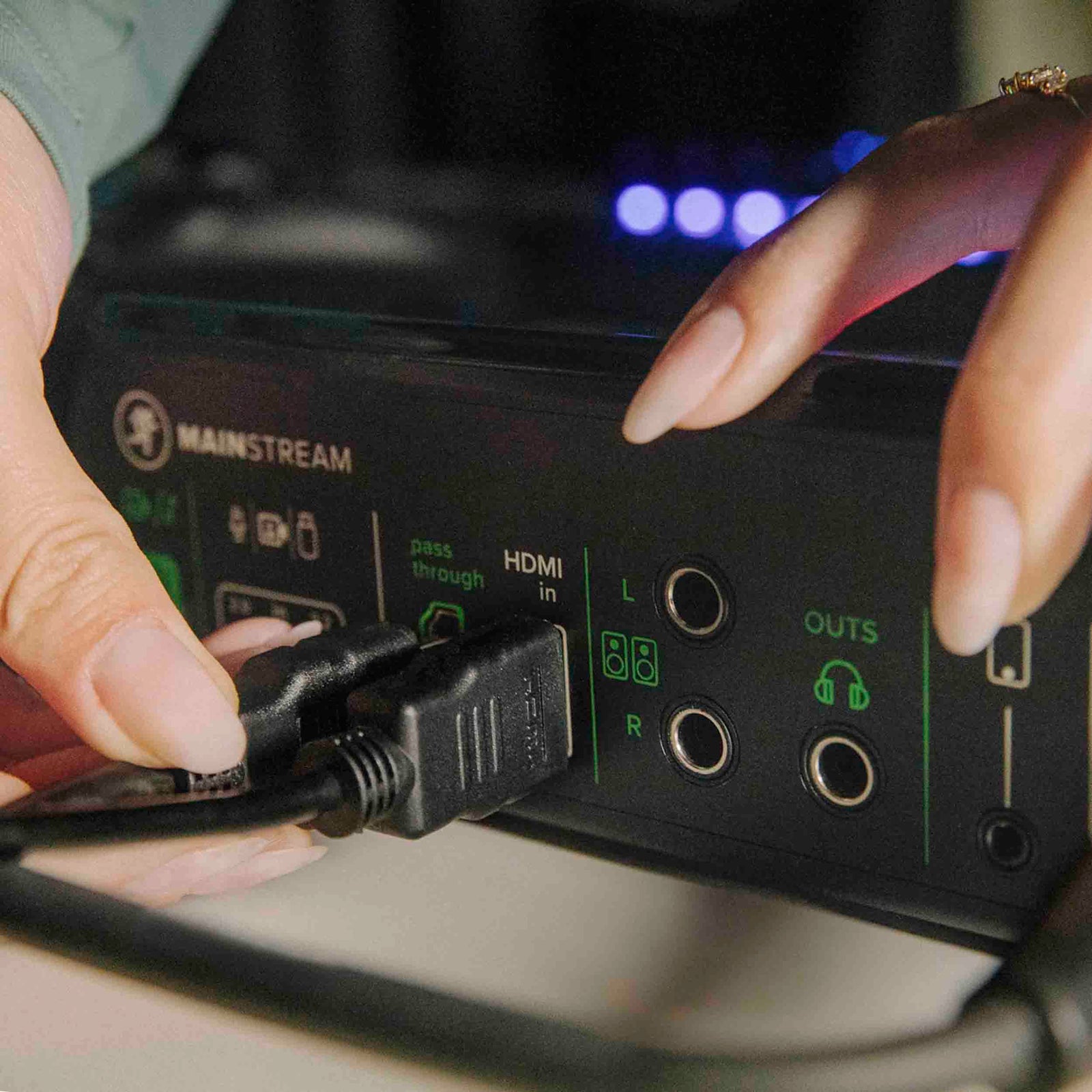 Mackie MainStream Complete Live Streaming and Video Capture Interface with Programmable Control Keys Mackie
