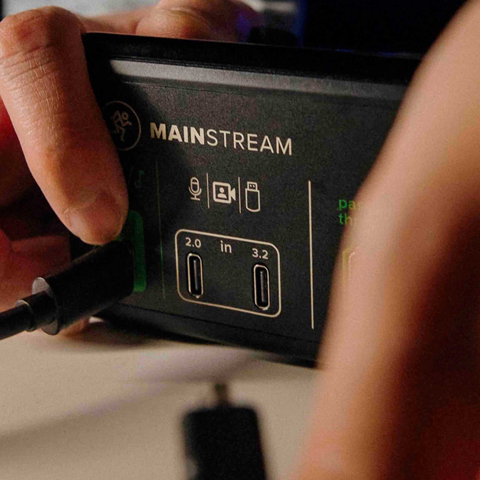 Mackie MainStream Complete Live Streaming and Video Capture Interface with Programmable Control Keys Mackie
