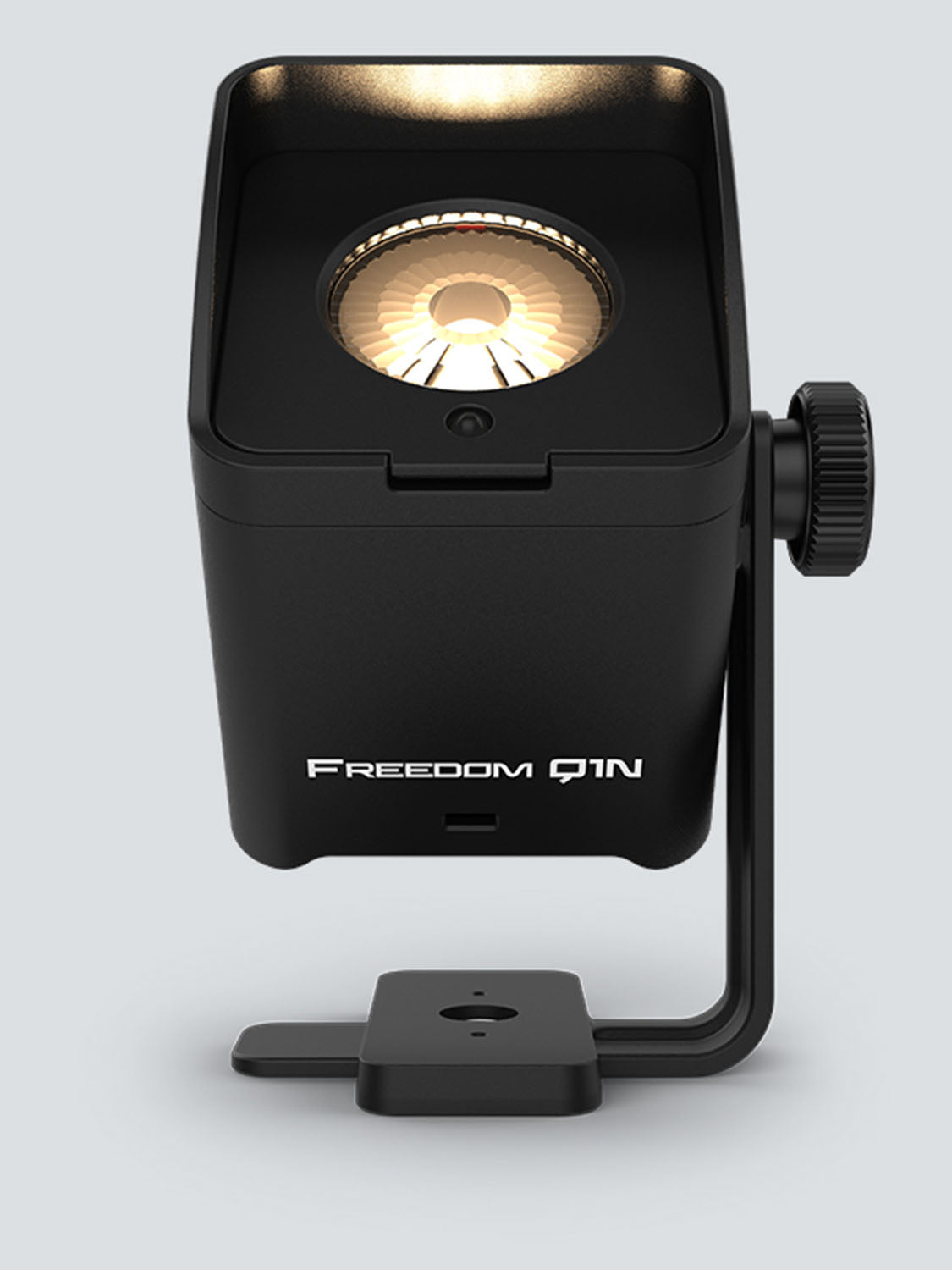 Chauvet DJ FREEDOM Q1N Battery Operated 10W LED Wash Light - Hollywood DJ