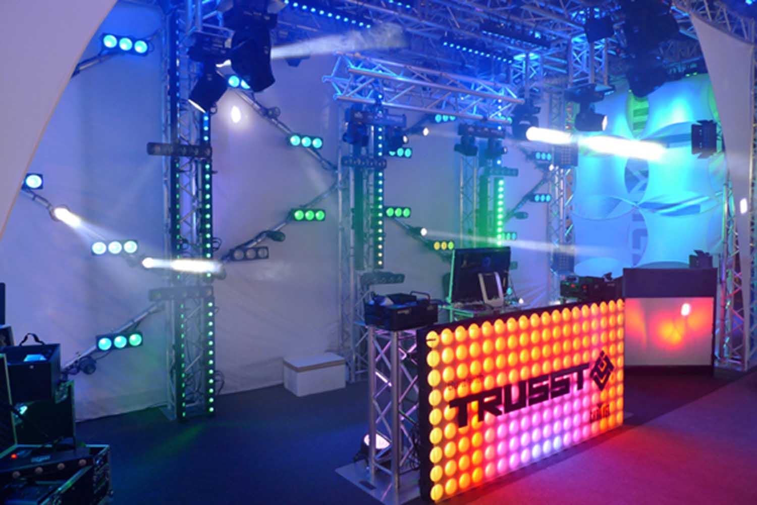 Chauvet Trusst CT290-43TC, 3-Way, T-Junction 12-Inches Truss - Hollywood DJ