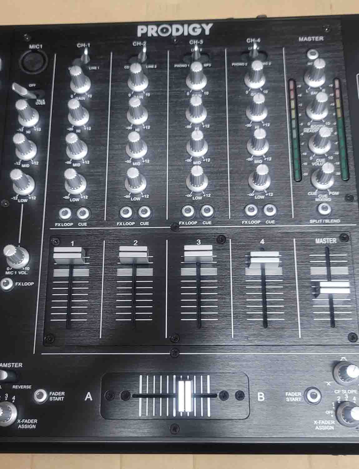 B-Stock: B-52 PRODIGY 4 Channel VCA Mixer with CD Players - Hollywood DJ