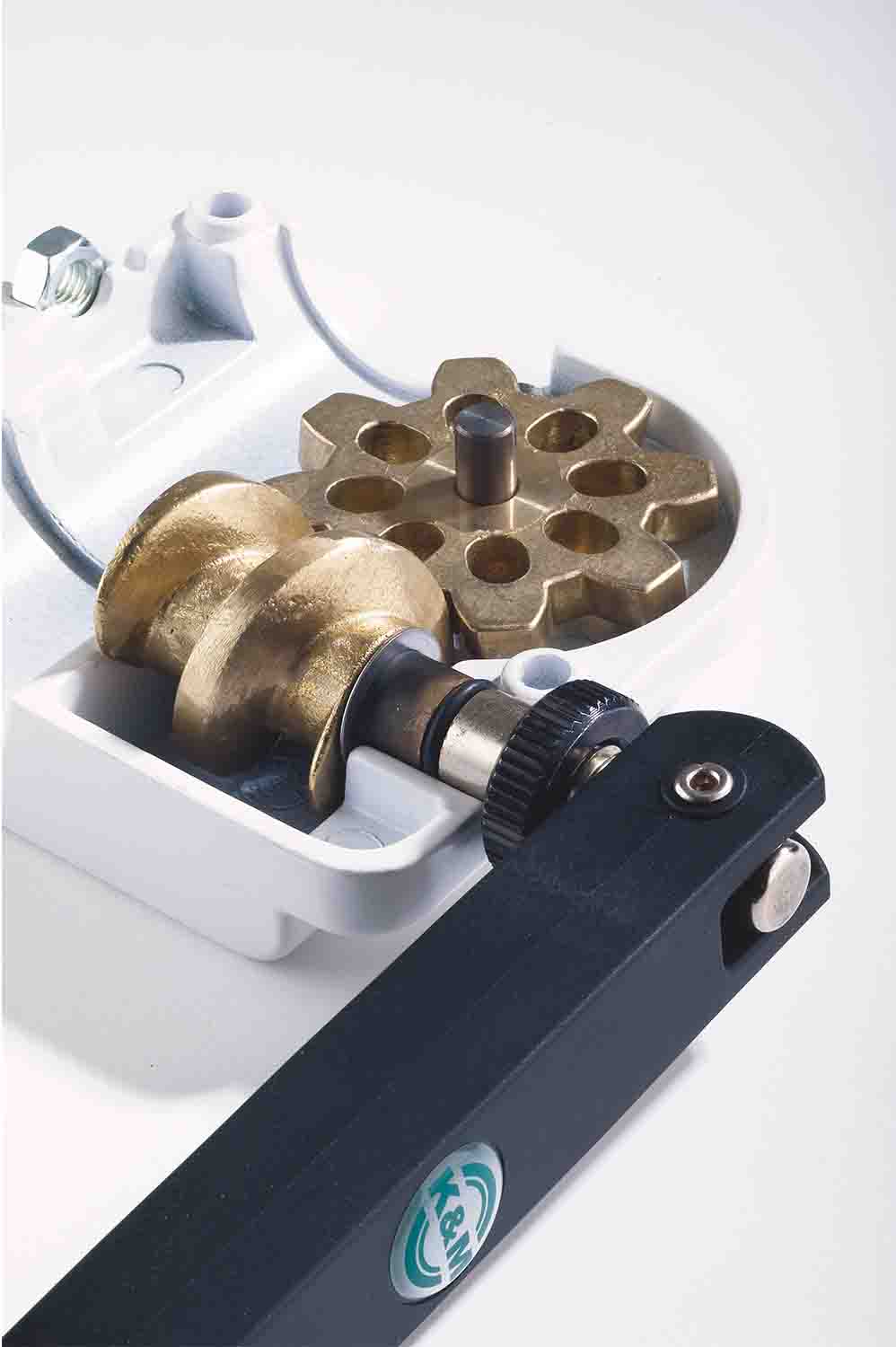 K&M 21339 Distance Rod with Hand Crank - Hollywood DJ