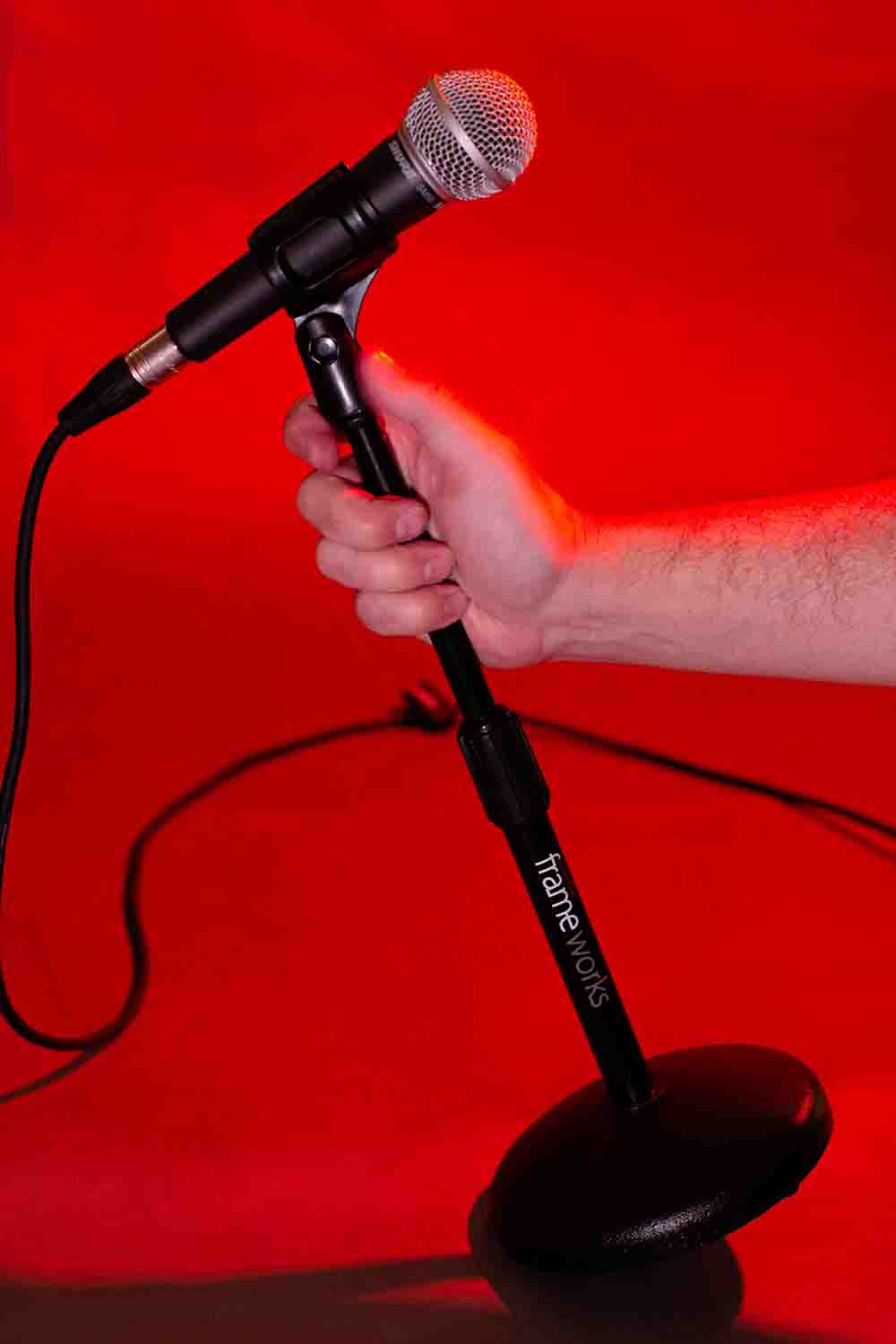 Gator Frameworks GFW-MIC-0501 Desktop Microphone Stand with Round Weighted Base and Adjustable Height - Hollywood DJ