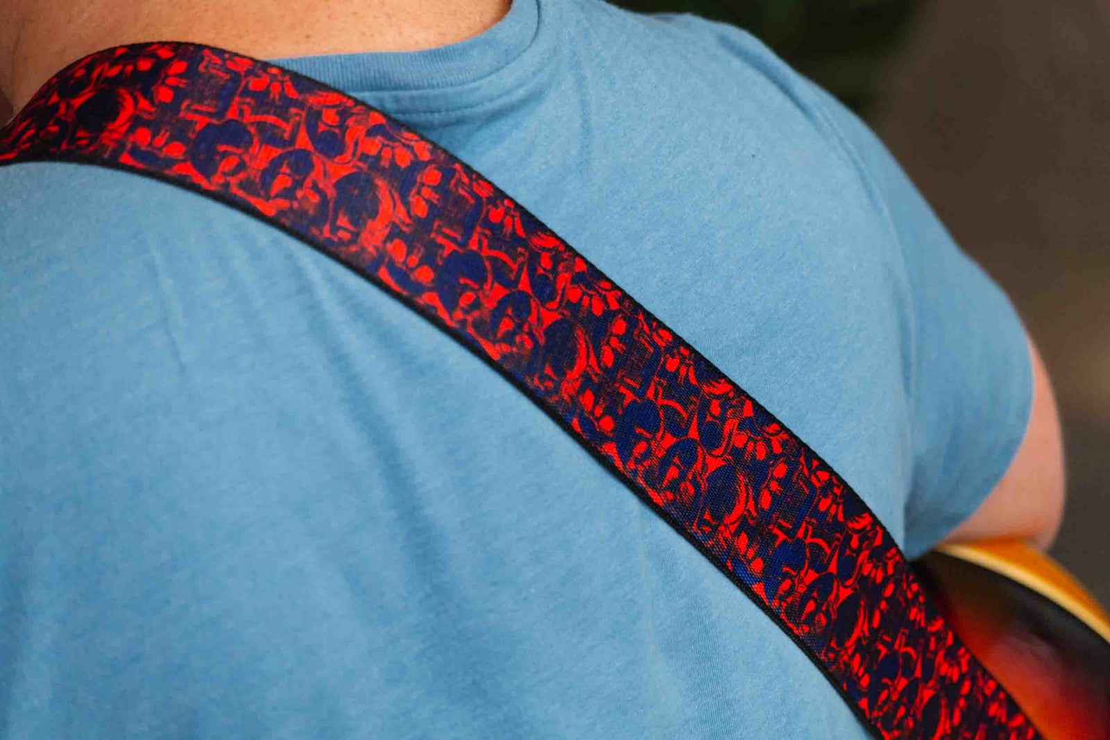 Levy's Leathers MPD2-110 2” Wide Polyester Guitar Strap with Purple and Red Skulls Motif - Hollywood DJ