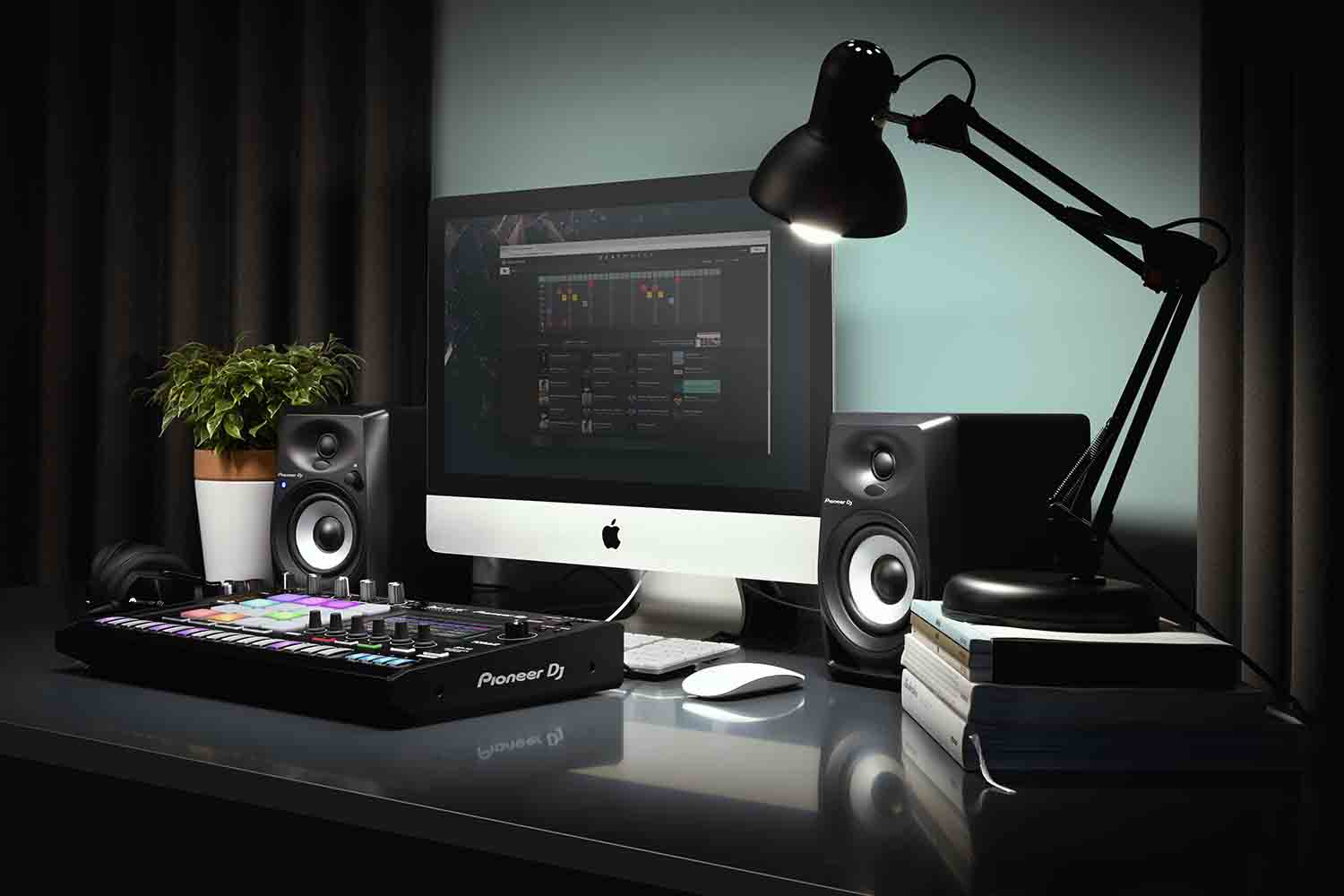 Pioneer DJ DM-40BT, 4 Inches Desktop Monitor Speakers (Pair) - Black - Hollywood DJ