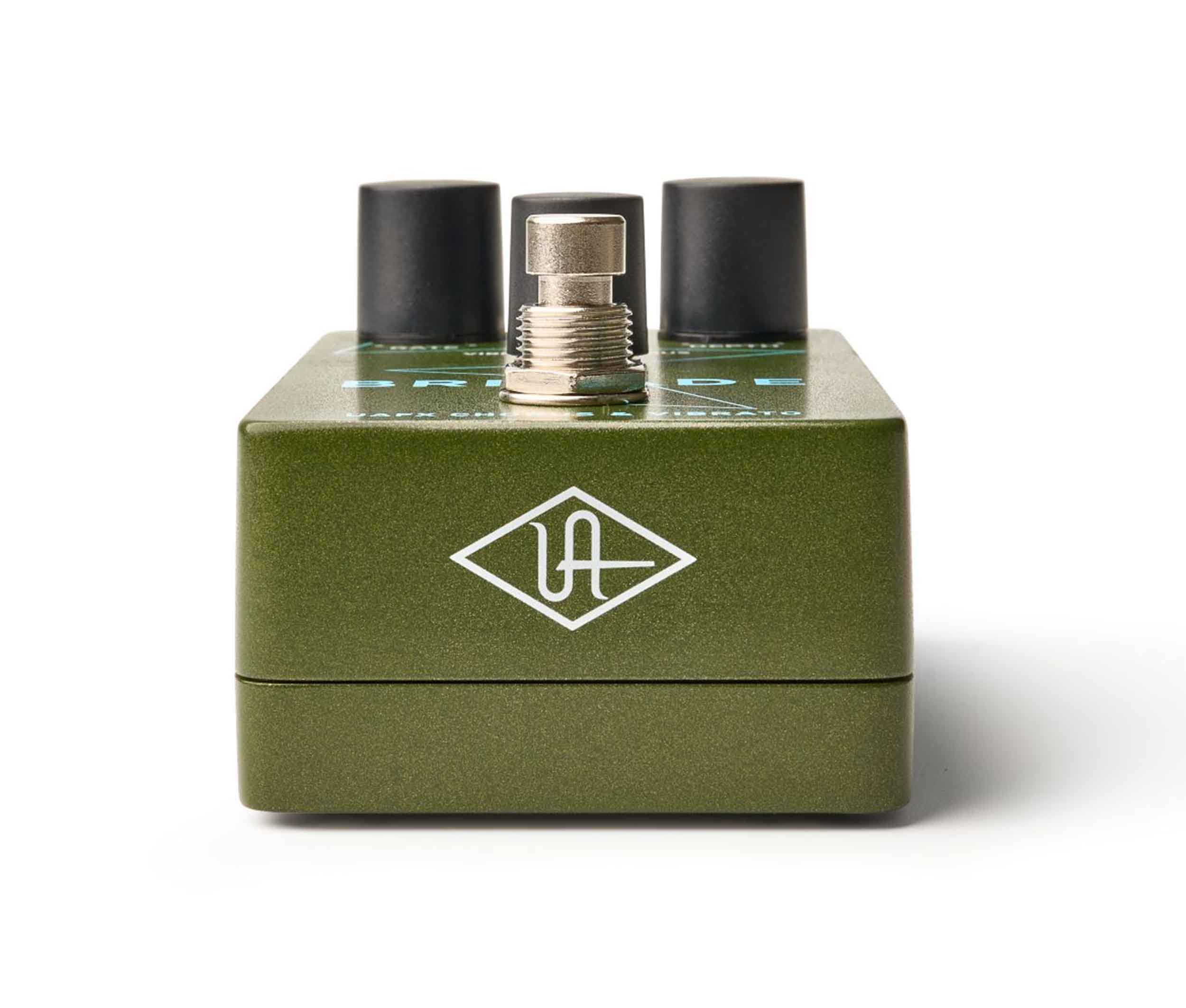 Universal Audio Brigade Chorus & Vibrato Pedal - Hollywood DJ